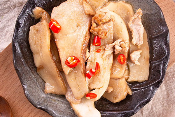 白牛肝菌切開會(huì)變色嗎 白牛肝菌切開會(huì)變色嗎