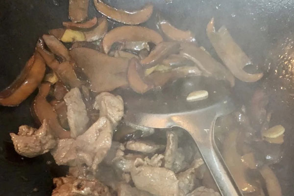 薄荷葉牛肝菌炒牛肉的食用禁忌 薄荷葉牛肝菌炒牛肉的食用禁忌