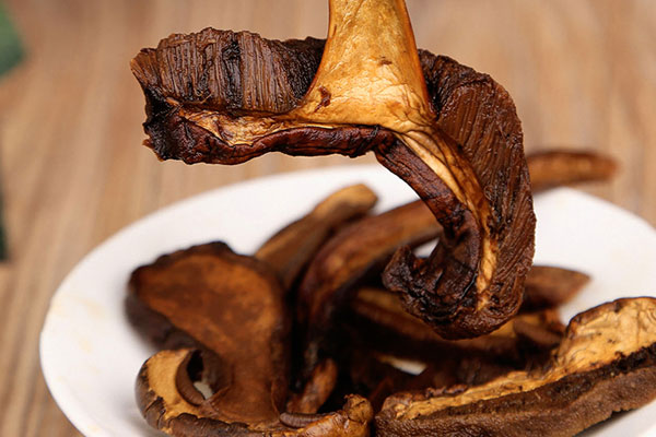 牛肝菌曬干后有毒嗎，干的紅乳牛肝菌有毒嗎