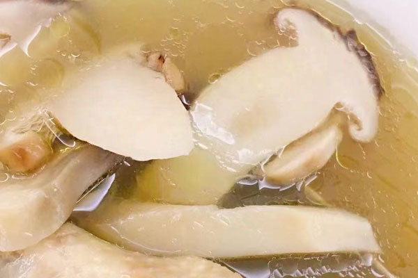 松茸燉雞放一晚上可以吃嗎，咳嗽能不能吃松茸湯