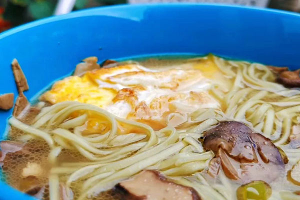 牛肝菌澆頭面的做法，牛肝菌澆頭面好吃嗎