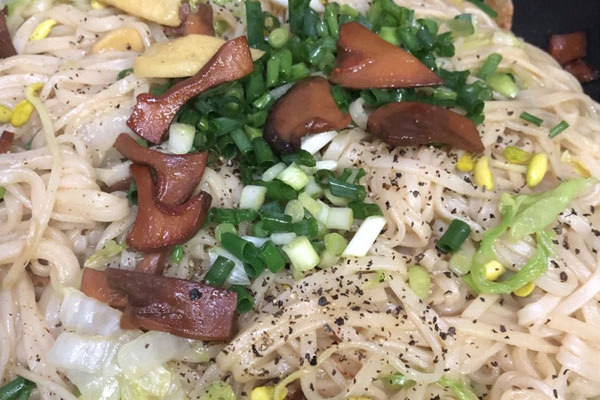 牛肝菌豆芽炒面的功效作用 牛肝菌豆芽炒面的功效作用