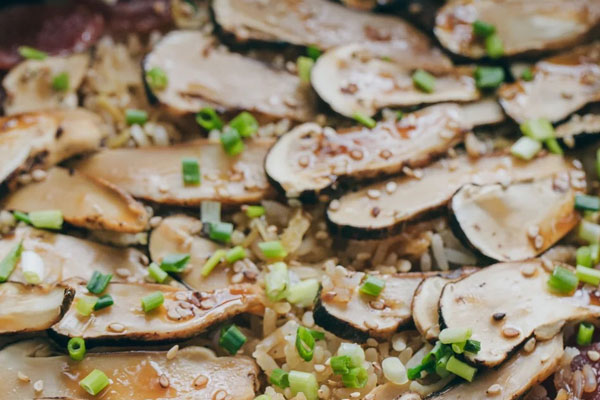 松茸煲仔飯怎么做好吃，有哪些做法竅門