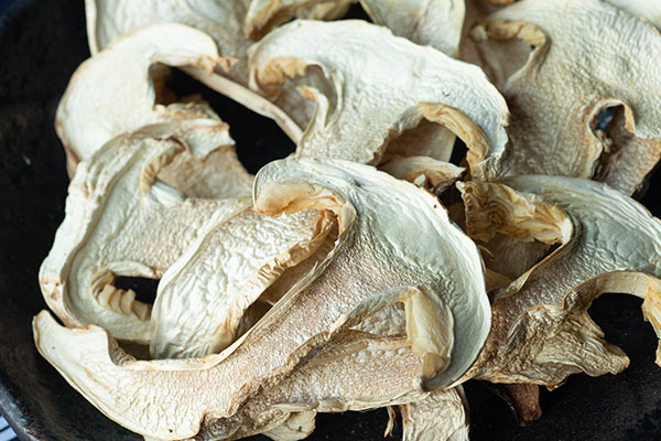 干松茸需要焯水嗎，干松茸燉湯需要泡發(fā)嗎