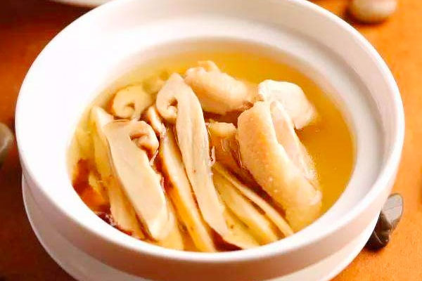 泡松茸的水可以直接煮湯嗎，浸泡松茸的水可以吃嗎