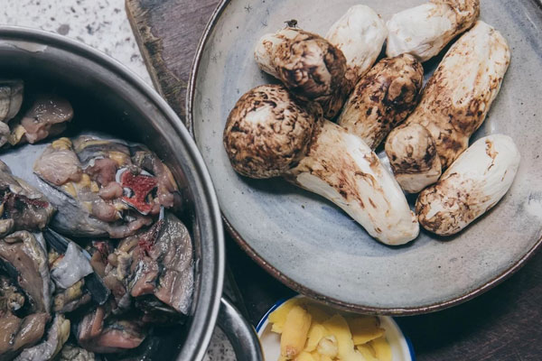 松茸烏雞米線的功效作用 松茸烏雞米線的功效作用