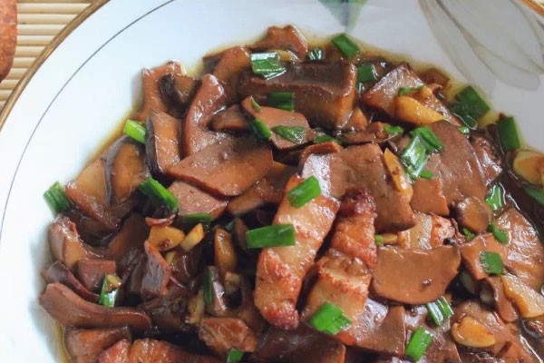 牛肝菌炒五花肉怎么做好吃，有哪些做法竅門