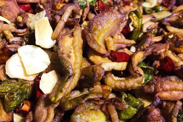 油炸牛肝菌有營(yíng)養(yǎng)嗎，油炸牛肝菌要焯水嗎