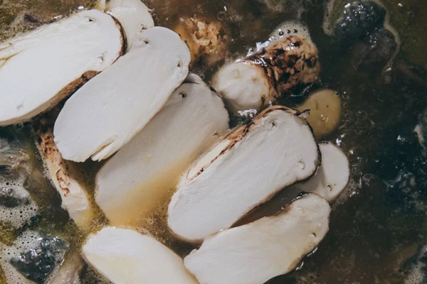 松茸烏雞湯來(lái)月經(jīng)能喝嗎，松茸鴿子湯孕婦能吃嗎