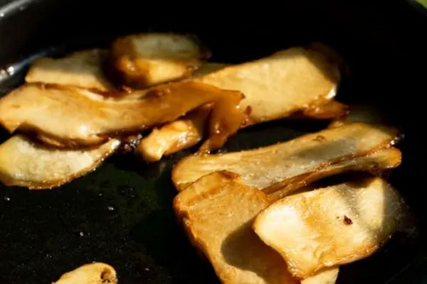 松茸頭上黏黏的是什么 松茸頭上黏黏的是什么