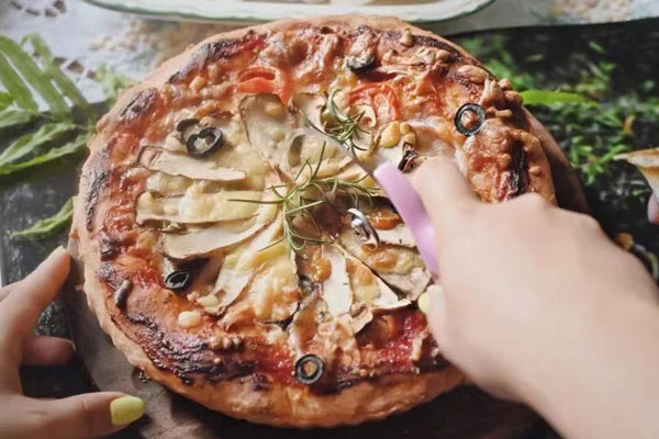 松茸披薩的簡單做法，松茸披薩烤多久