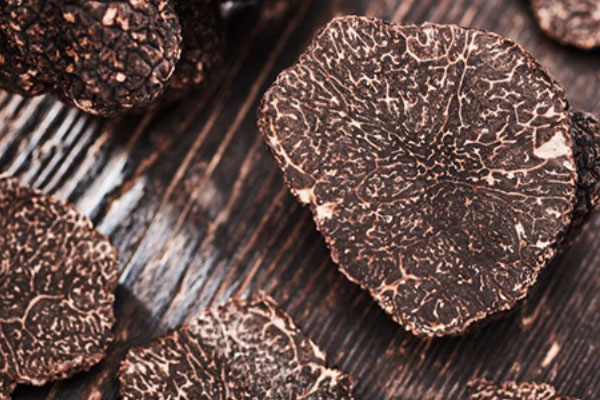 新鮮黑松露吃起來(lái)沒(méi)有味道嗎 新鮮黑松露吃起來(lái)沒(méi)有味道嗎