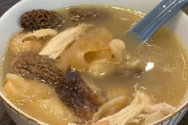 羊肚菌花膠海參煲雞的做法，有哪些功效作用