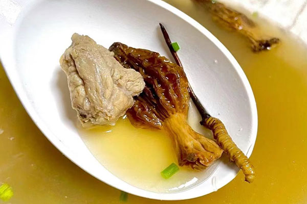 鮮蟲草羊肚菌排骨湯的營養(yǎng)價值 鮮蟲草羊肚菌排骨湯的營養(yǎng)價值