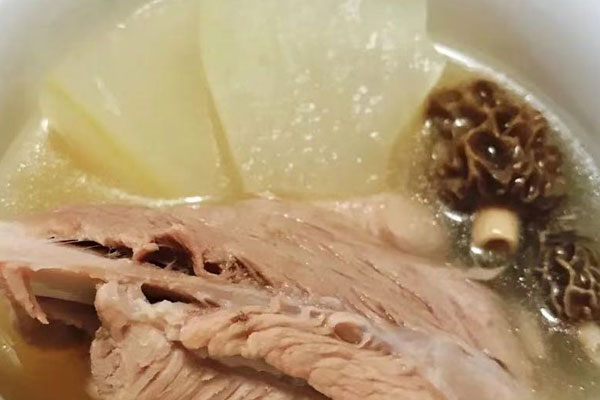 羊肚菌冬瓜骨頭湯的做法，中間放還是最后放