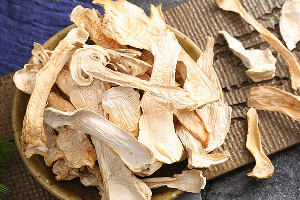 干松茸搭配什么好吃 干松茸搭配什么好吃
