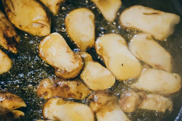 松茸可以用調(diào)和油煎嗎，松茸能用稻米油煎嗎