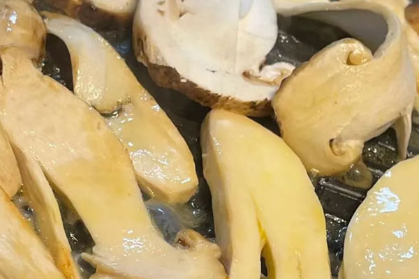 松茸可以用菜油煎嗎，松茸能用花生油煎嗎