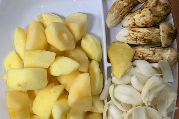 松茸百合蘋果湯的做法，有哪些功效作用