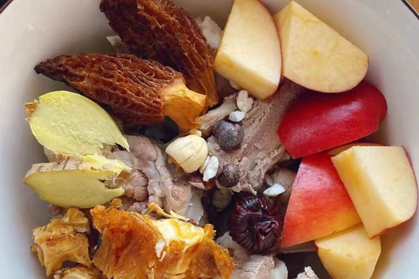 羊肚菌蘋果鱈魚骨湯的做法，有哪些功效作用