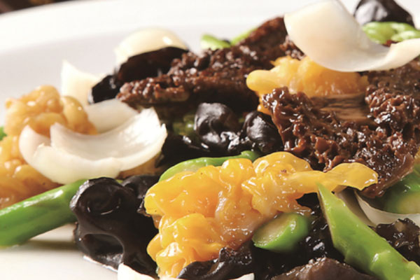 羊肚菌百合炒金耳的做法，有哪些功效作用