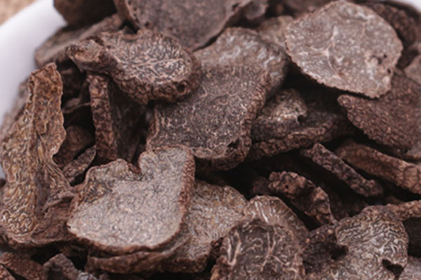 黑松露干片可以煮水喝嗎，干的黑松露要泡發(fā)多久