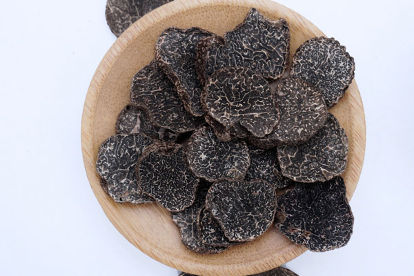 豬拱菌和黑松露的不同 豬拱菌和黑松露的不同