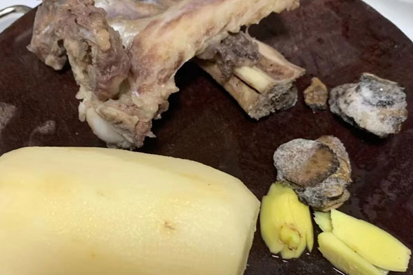 黑松露牛骨蓮藕湯的功效作用