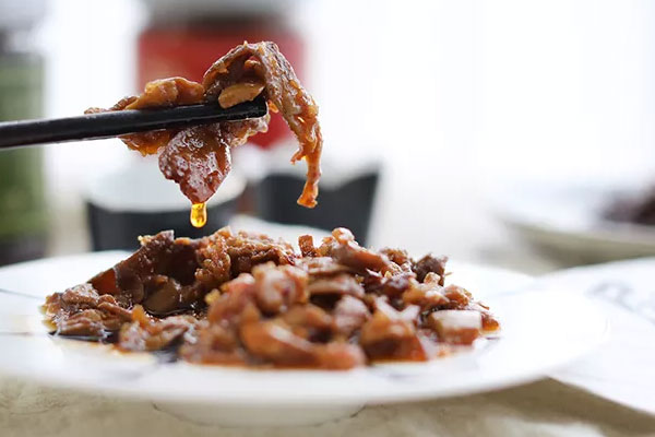 熬制蔥油牛肝菌的關(guān)鍵是什么 熬制蔥油牛肝菌的關(guān)鍵是什么