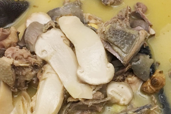 松茸湯用放油嗎，煮松茸湯用什么鍋好