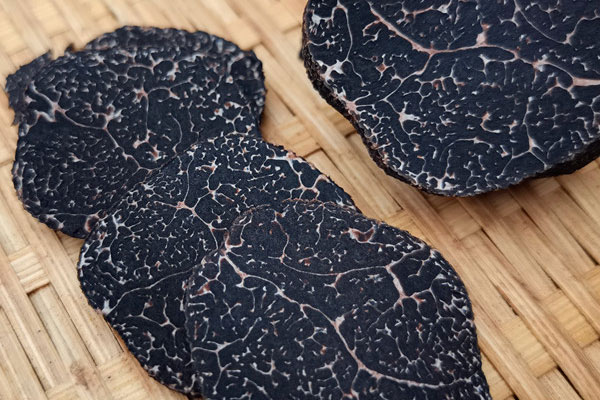 松露魷魚(yú)干排骨湯的營(yíng)養(yǎng)價(jià)值 松露魷魚(yú)干排骨湯的營(yíng)養(yǎng)價(jià)值