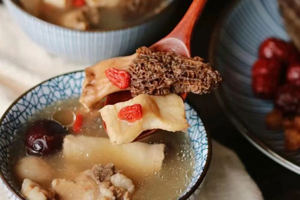 小孩吃羊肚菌會長高嗎，羊肚菌加什么燉給小孩喝好