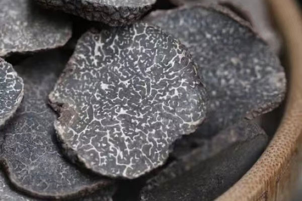 黑松露木耳雞湯的功效作用 黑松露木耳雞湯的功效作用