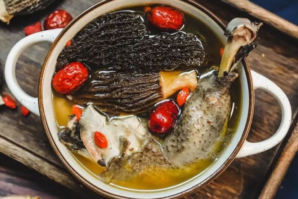 吃藥能喝羊肚菌湯嗎 吃藥能喝羊肚菌湯嗎