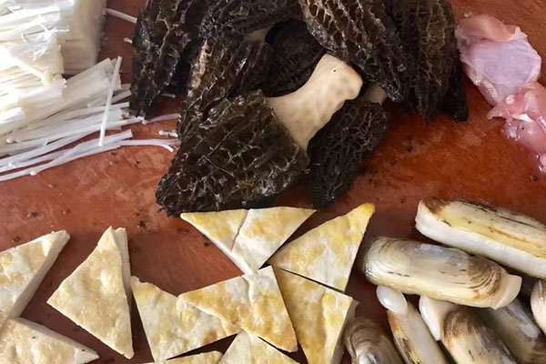 羊肚菌蟶子燜豆腐的營養(yǎng)價(jià)值 羊肚菌蟶子燜豆腐的營養(yǎng)價(jià)值