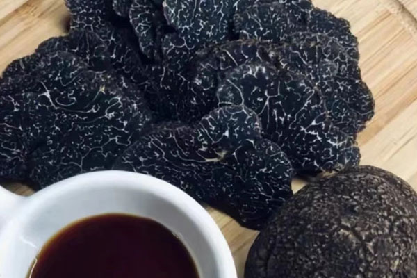 松露到底是個(gè)什么味 松露到底是個(gè)什么味