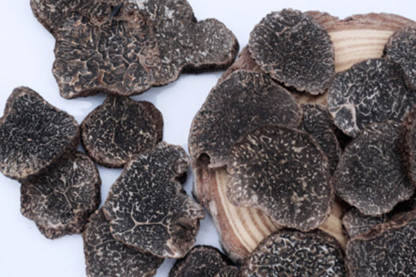 黑松露清補涼雞湯的功效作用 黑松露清補涼雞湯的功效作用