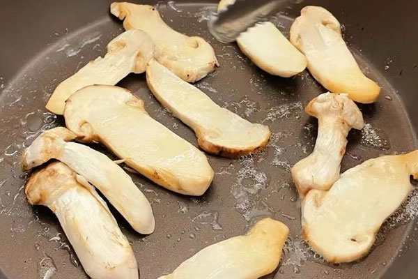 黃油松茸煎法棍的食用禁忌 黃油松茸煎法棍的食用禁忌