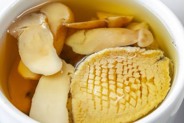 鮑魚松茸湯適合孕早期喝嗎，松茸海鮮湯是干的松茸嗎