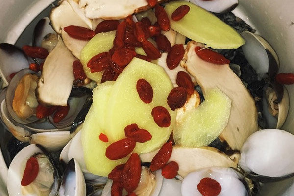 松茸烏雞文蛤湯的功效作用