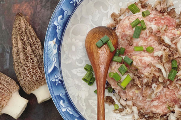 羊肚菌生吃會中毒嗎，不新鮮的羊肚菌吃了會腹瀉嗎