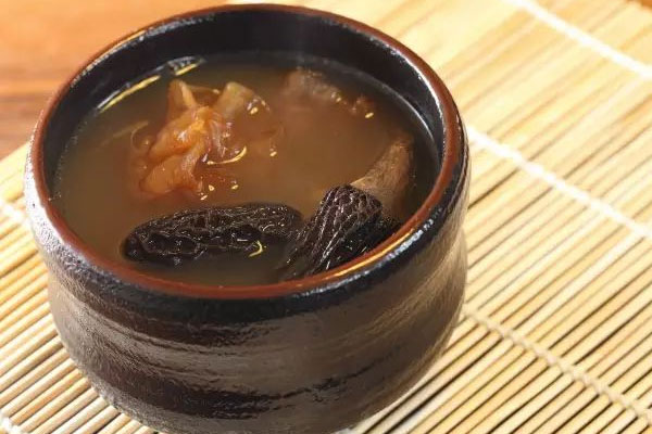 剛懷孕可以吃羊肚菌湯嗎，懷孕可以吃鴨子煮羊肚菌嗎