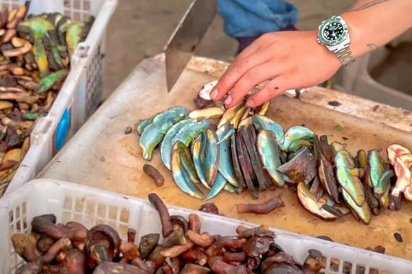 牛肝菌炒出來有酸味嗎，牛肝菌洗了以后變色