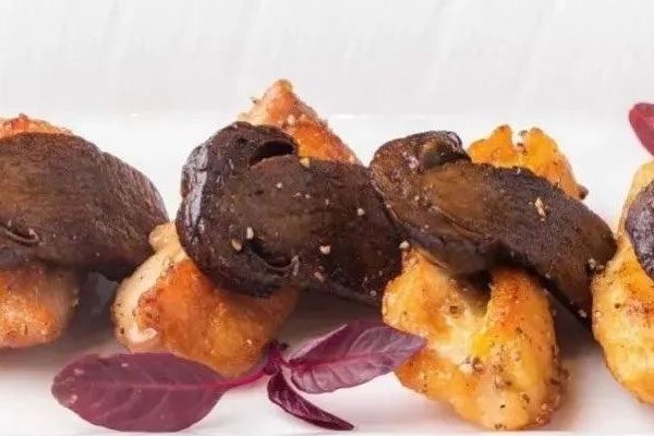 鮮牛肝菌燜清遠(yuǎn)雞怎么做好吃，有哪些禁忌人群