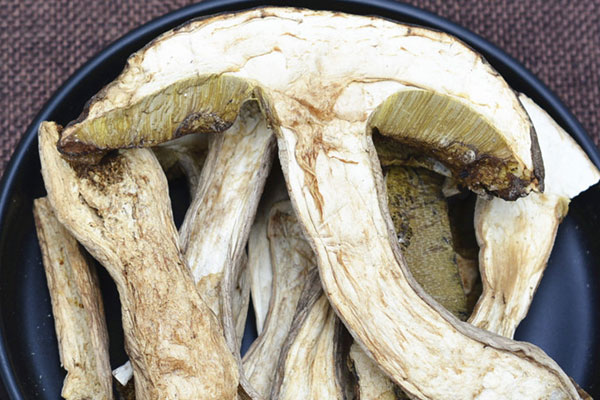 牛肝菌海裙菜雞湯的營(yíng)養(yǎng)價(jià)值 牛肝菌海裙菜雞湯的營(yíng)養(yǎng)價(jià)值