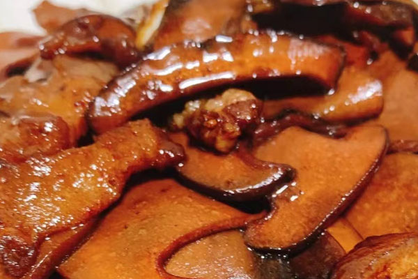 牛肝菌炒臘腸的做法 牛肝菌炒臘腸的做法