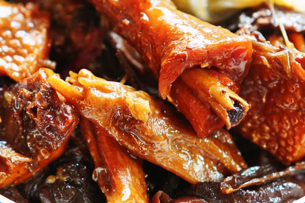 牛肝菌燜臘雞怎么做好吃，有哪些功效作用