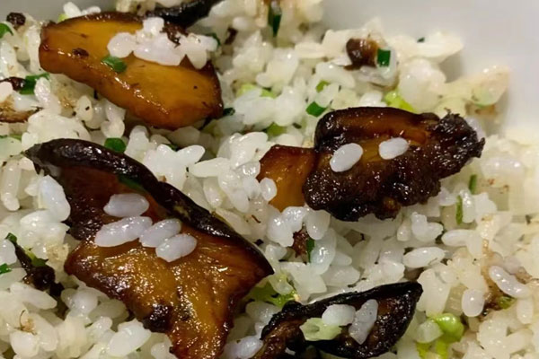 牛肝菌味道奇怪正常嗎，吃紅乳牛肝菌會(huì)中毒嗎