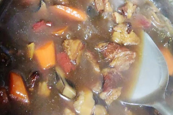 牛肝菌燉牛腩的功效作用 牛肝菌燉牛腩的功效作用