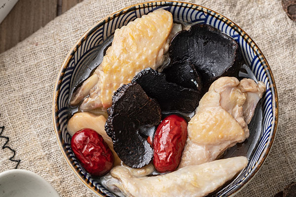 黑松露淮山玉竹清燉雞的做法，有哪些功效作用